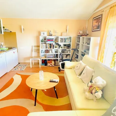 アパート Lovely With Garden - Zadar *