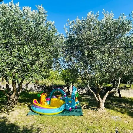 Apartman Lovely With Garden - Zadar Crno